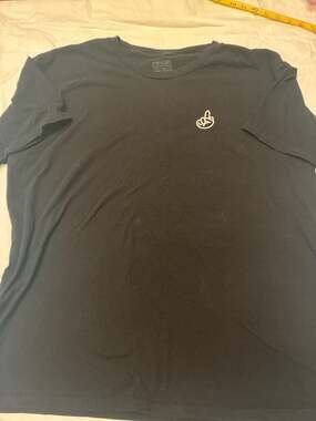 STRAYE Black Hand Logo Graphic T-Shirt Size XL